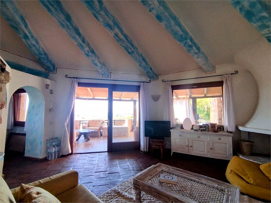 SOGGIORNO CON USCITA TERRAZZA