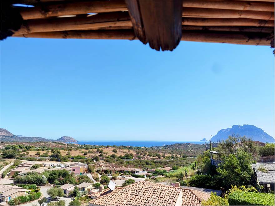 VISTA ISOLA TAVOLARA