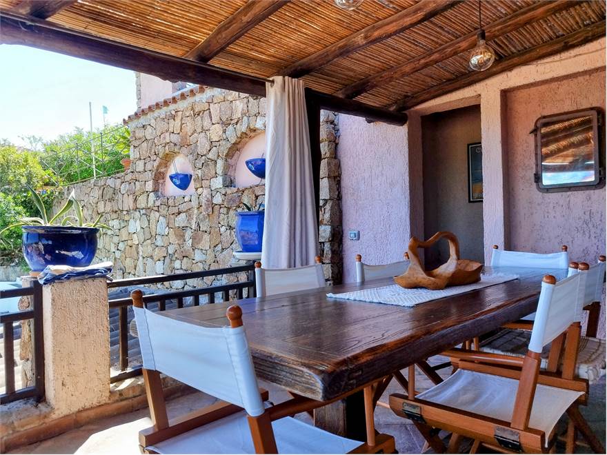VERANDA ATREZZATA